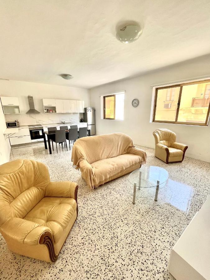 Camag Apartment - Very Close To Airport Birzebbuga Exterior photo
