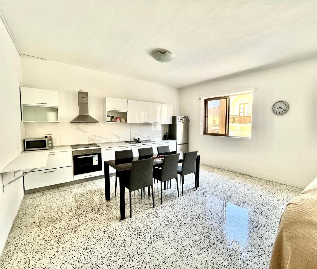 Camag Apartment - Very Close To Airport Birzebbuga Exterior photo